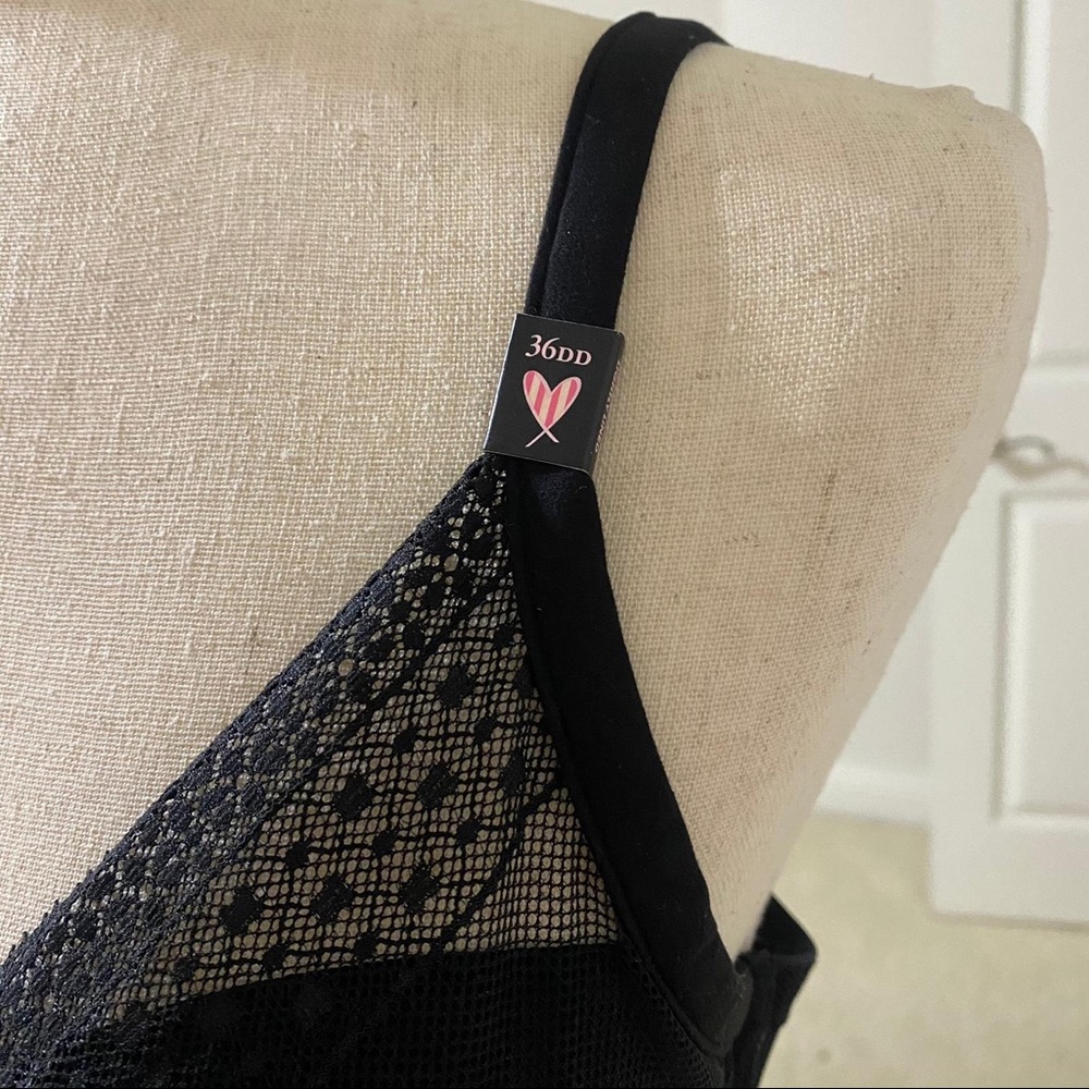 Victoria’s Secret Lightly Lace Plunge Black Bra - Picture 6 of 8